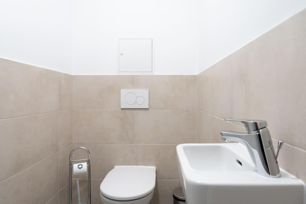 1Br Haven With Swift City Access By Hm Wien Eksteriør bilde