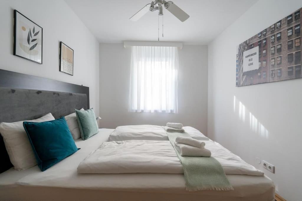 1Br Haven With Swift City Access By Hm Wien Eksteriør bilde