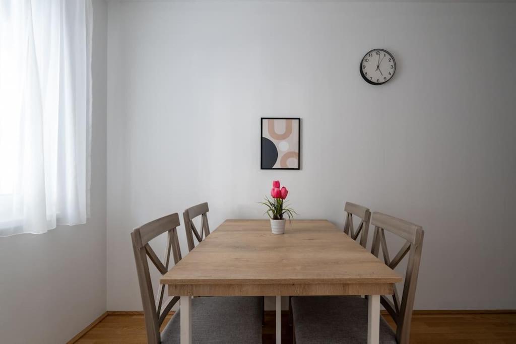1Br Haven With Swift City Access By Hm Wien Eksteriør bilde
