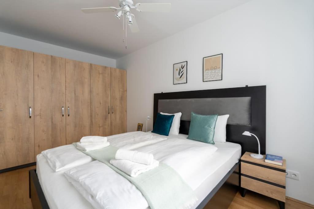1Br Haven With Swift City Access By Hm Wien Eksteriør bilde